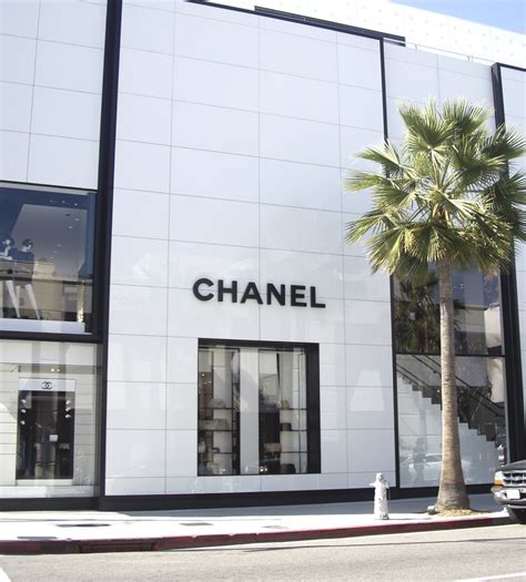 where are chanel stores located|where are Chanel boutiques.